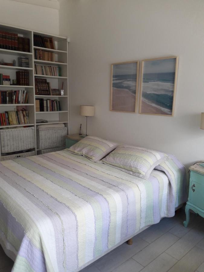 La Biblioteca Apartment โอลาวาเรีย ภายนอก รูปภาพ